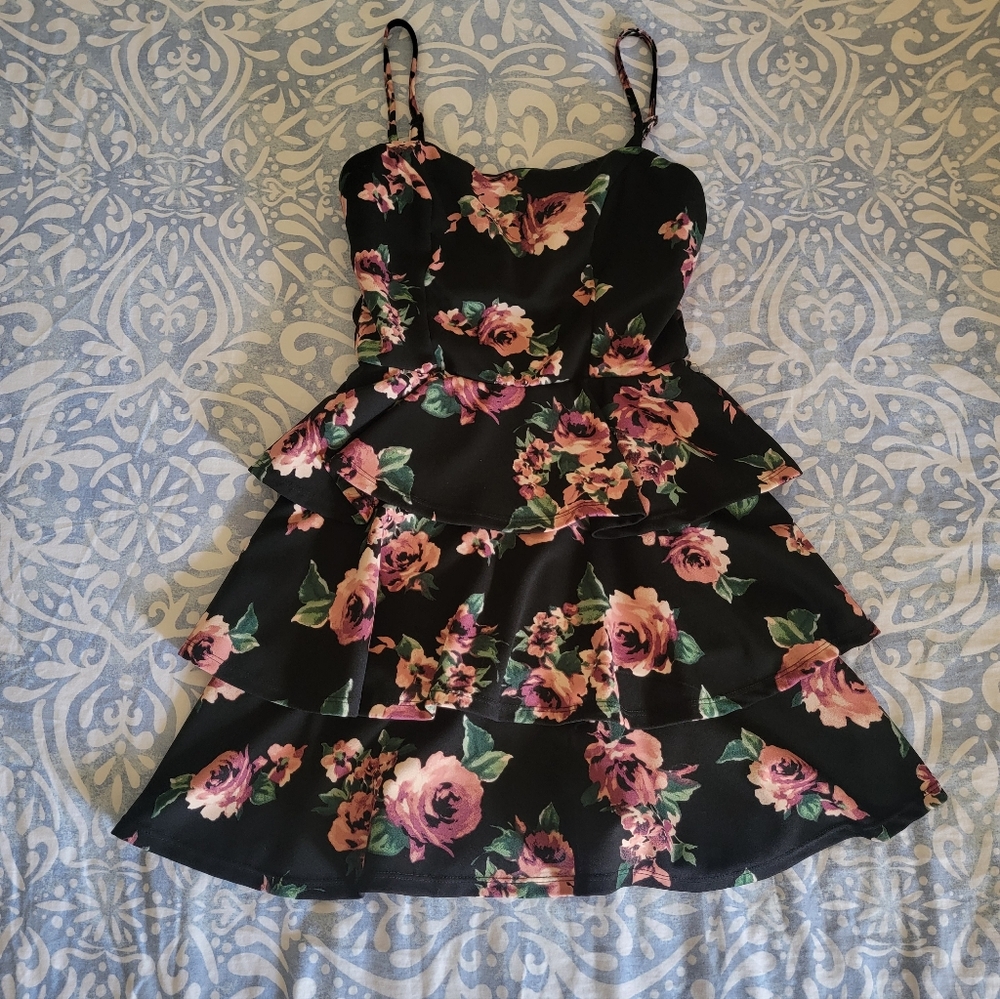 Trixxi Clothing Company Ladies Lola Tiered Mini Dress Size M